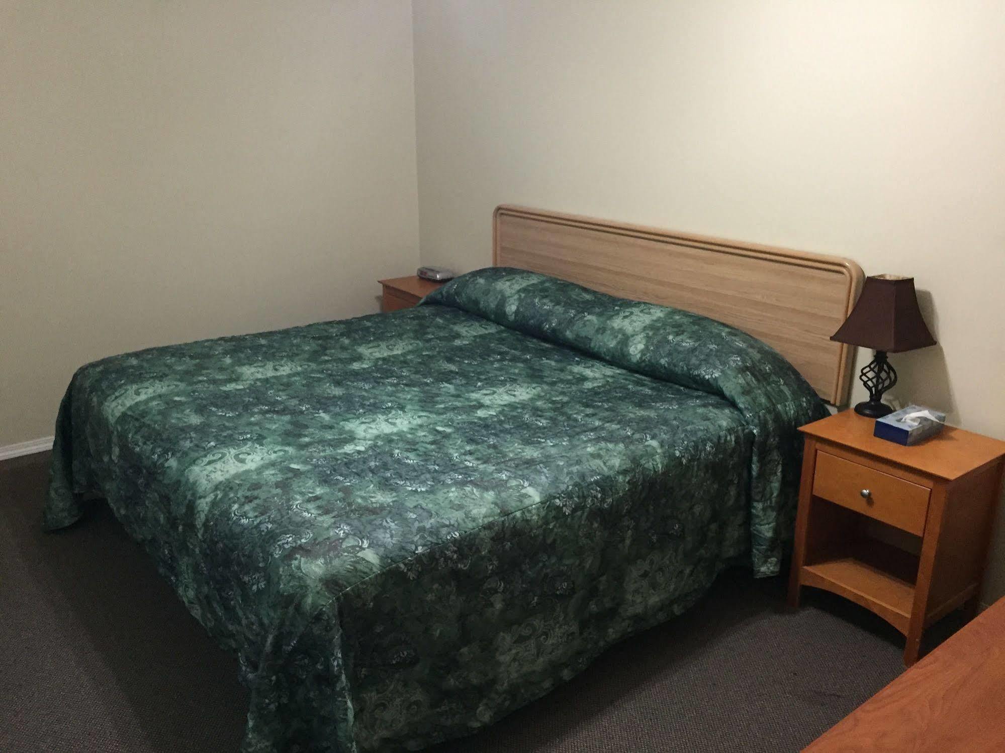 King'S Hotel & Motel By Elevate Rooms Shaunavon Eksteriør billede